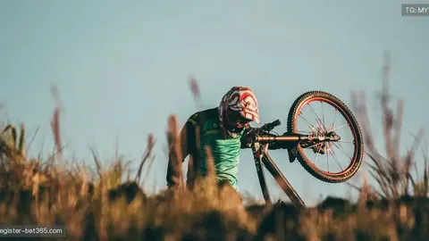 《中超变革新纪元：跨年度赛制，助力中国足球接轨世界强流》